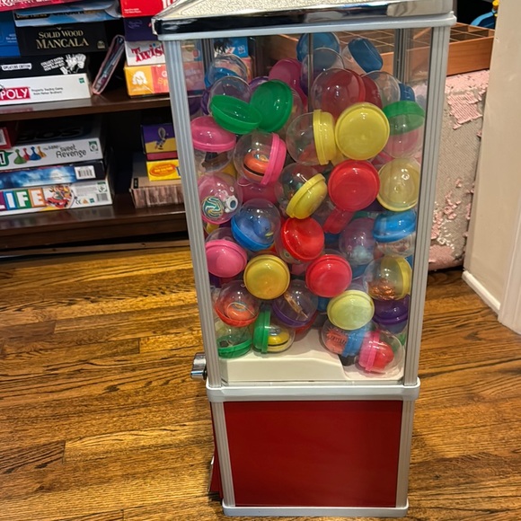 Vending Capsule Machine - Picture 4 of 6